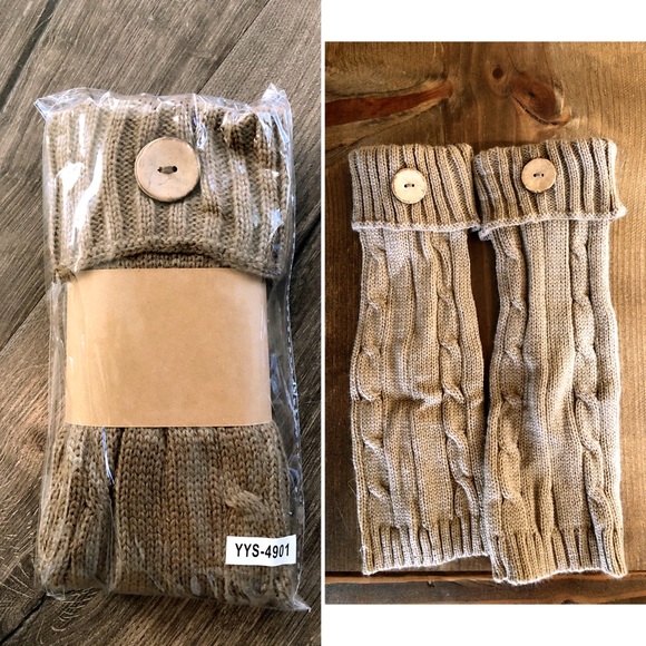 MOCHA CABLE KNIT BOOT CUFF with button - Picture 5 of 8